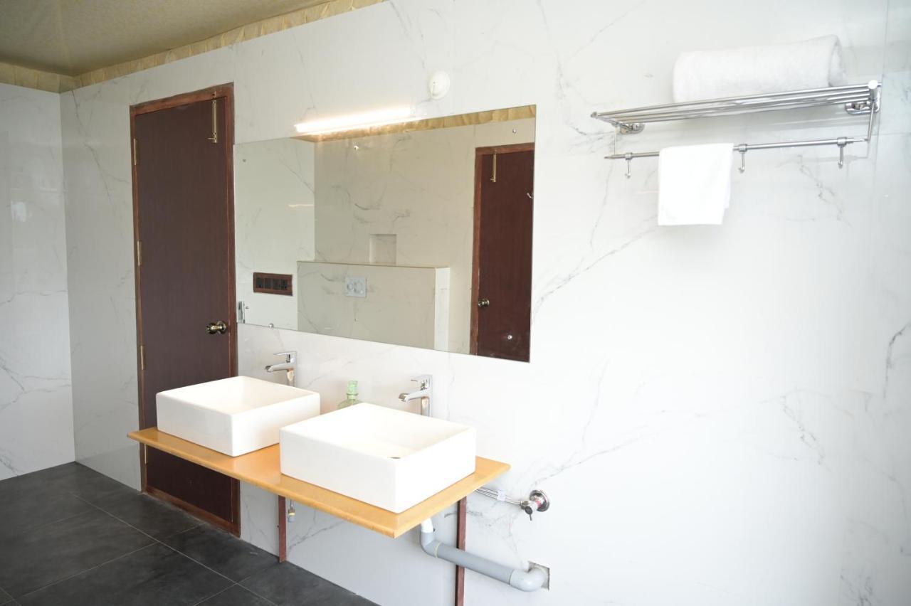 16 Bedouin Hotel Hosur Bagian luar foto